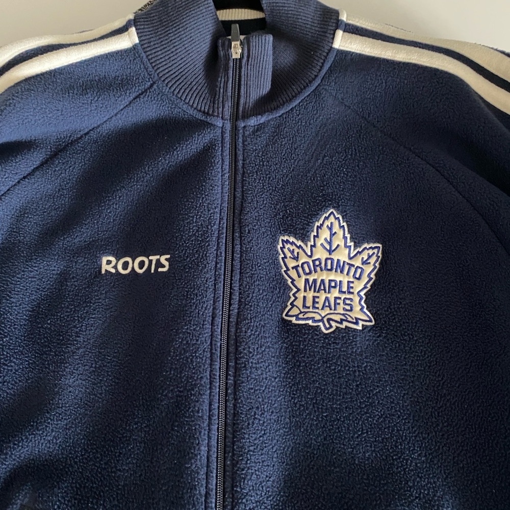Roots x Toronto Maple Leafs Fleece Varsity Jacket - Picture 3 of 6